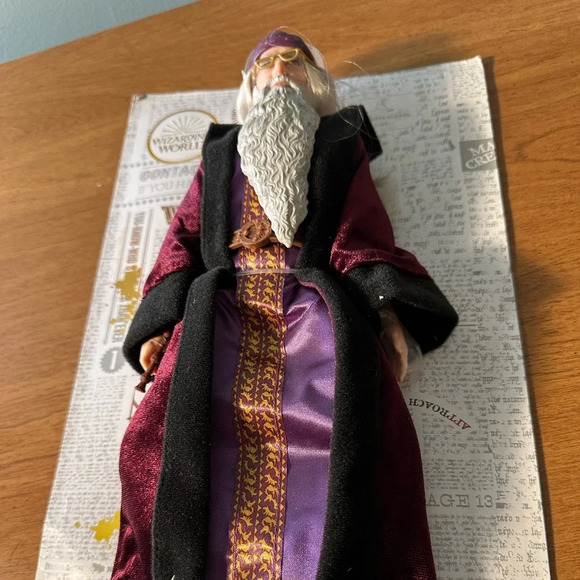 Dumbledore figurine from Harry Potter. - Picture 1 of 4